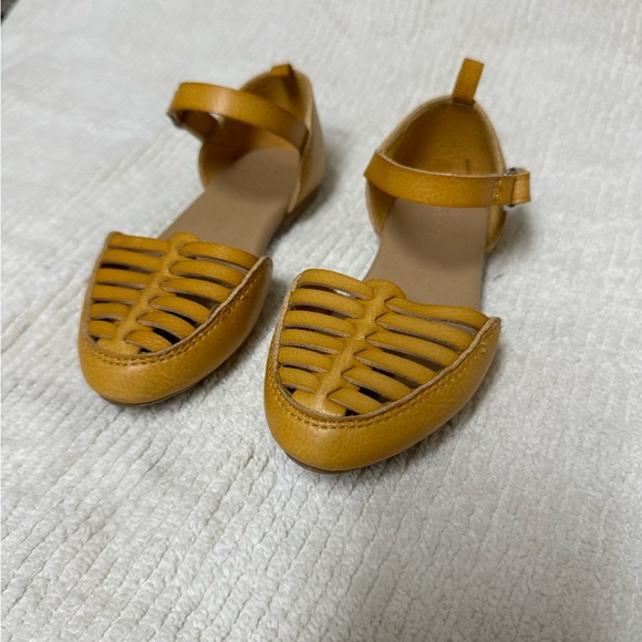 Old Navy Other - Girls Old Navy Sandals Size 8